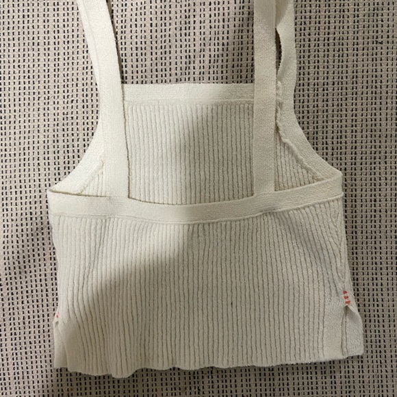 white top - Picture 2 of 2